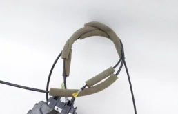 Замок передней левой двери для Nissan X-Trail 2018 года на фотографиях