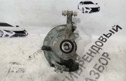 Кулак поворотный правый для Toyota RAV4 2012 года на фотографиях