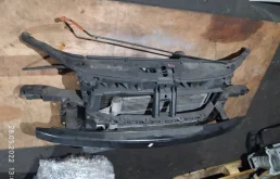 Панель радиатора (телевизор) для Volkswagen Polo 2008 года на фотографиях