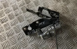 Крепление петли капота для Nissan Almera на фотографиях