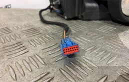 Зеркало боковое правое для Volvo S40 2005 года на фотографиях