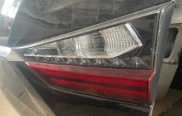 Фонарь внутренний правый для Lexus RX 2022 года на фотографиях