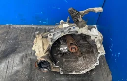 Картер МКПП для Skoda Octavia 2004 года на фотографиях