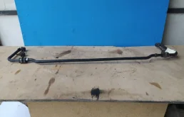 Стабилизатор поперечной устойчивости задний для Nissan X-Trail 2000 года на фотографиях