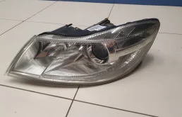 Фары для Skoda Octavia 2012 года на фотографиях