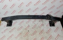 Абсорбер переднего бампера для Nissan X-Trail 2008 года на фотографиях