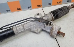 Рулевая рейка для Audi A6 2002 года на фотографиях