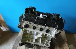 Двигатель без навесного для BMW 1er 2004 года на фотографиях