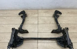 Подрамник двигателя для Audi A6 2018 года на фотографиях