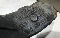 Рычаг передний левый нижний для Volkswagen Touareg 2008 года на фотографиях