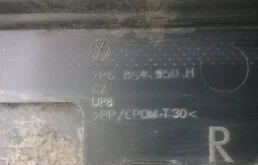 Стекло двери заднее правое для Volkswagen Touareg 2015 года на фотографиях