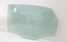 Стекло двери заднее левое для Volkswagen Polo 2020 года на фотографиях