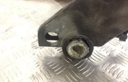 Подрамник двигателя для Volvo S80 2010 года на фотографиях