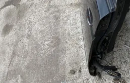 Дверь передняя правая для Land Rover Discovery 2008 года на фотографиях