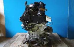 Двигатель без навесного для BMW 1er 2004 года на фотографиях