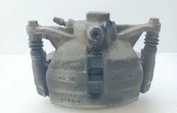 Суппорт передний правый для Skoda Octavia 2013 года на фотографиях